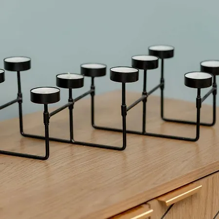 Air Conditioned With Balcony In By Renters Apartment *