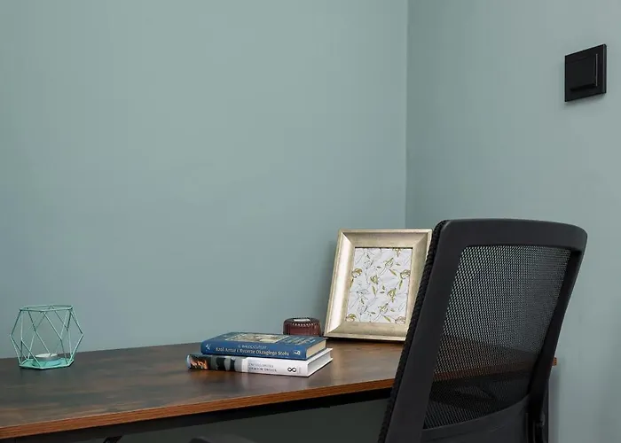 아파트 Air Conditioned With Balcony In By Renters *